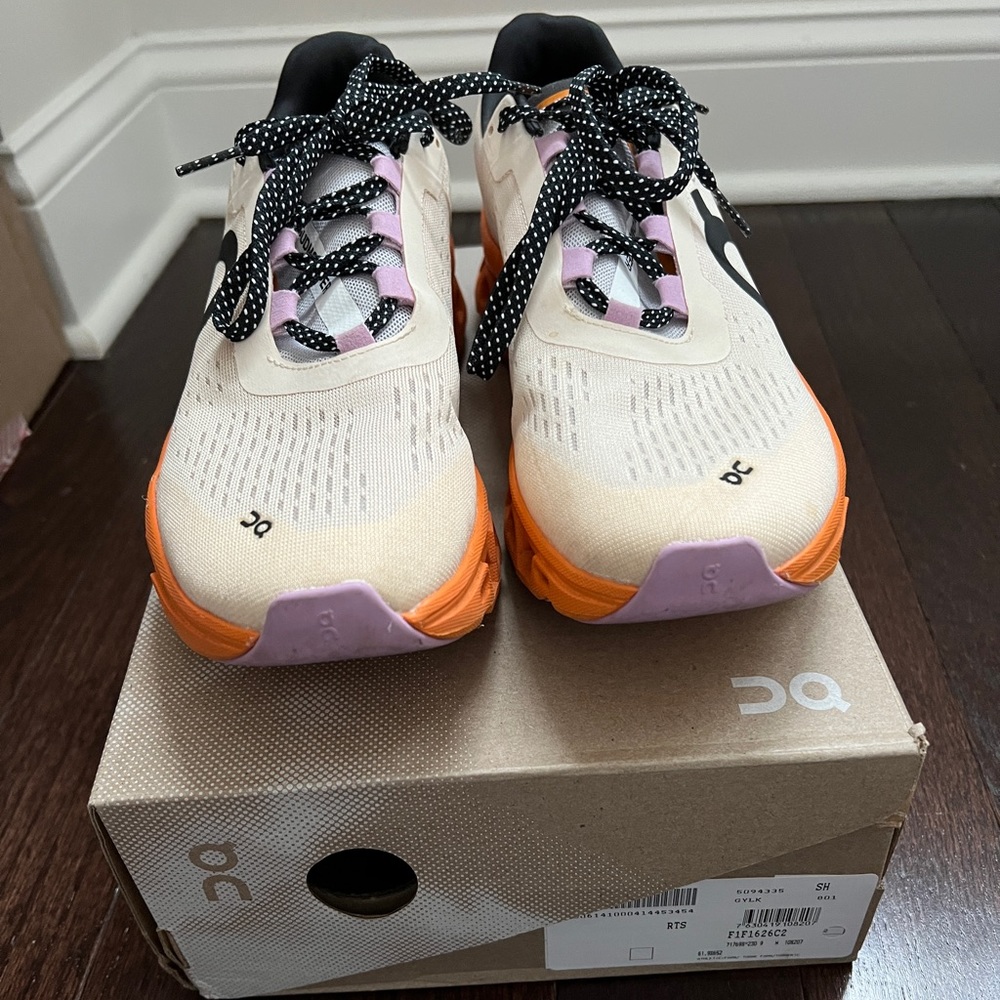 On Cloudmonster Running Shoe Size 9